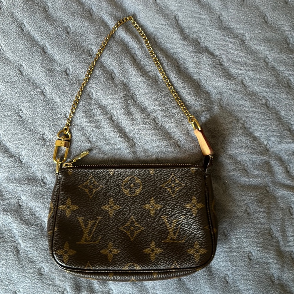 Louis Vuitton Mini Pochette Accessoires